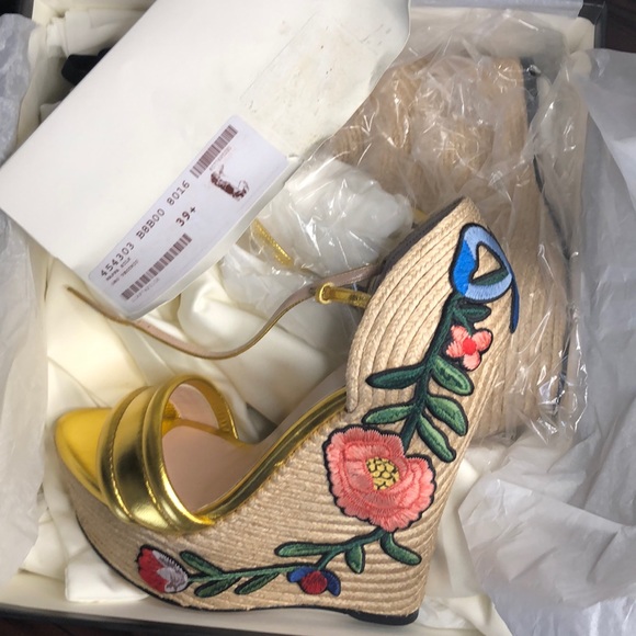 Gucci - Picture 2 of 2